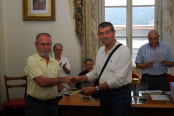 Giorgio Paparella premiato da Adriano Moscolin